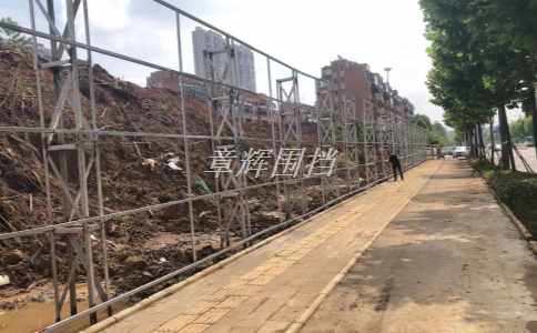 金属围挡的厚度是多少? 金属围挡的厚度是多少?